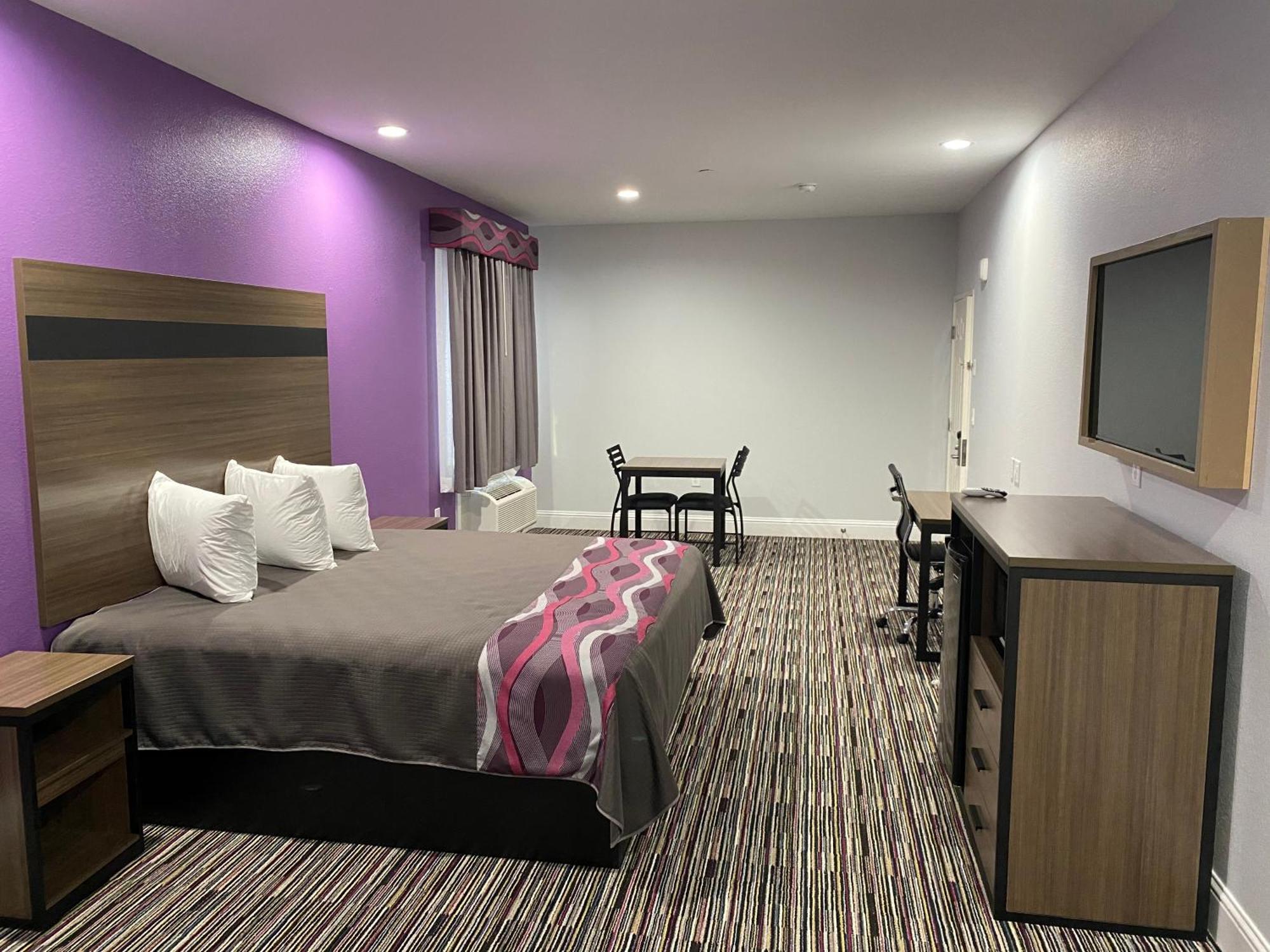 Palace Inn Crosby 外观 照片